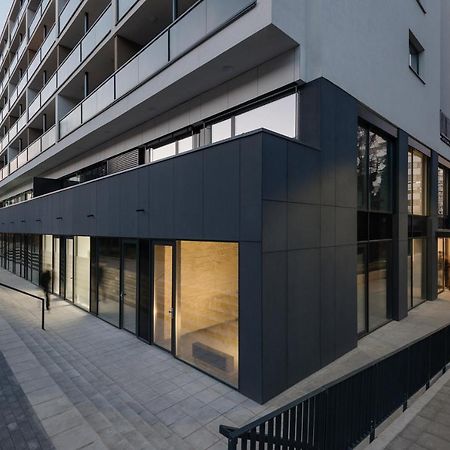 Central Point By Zoom Apartments Братислава Экстерьер фото