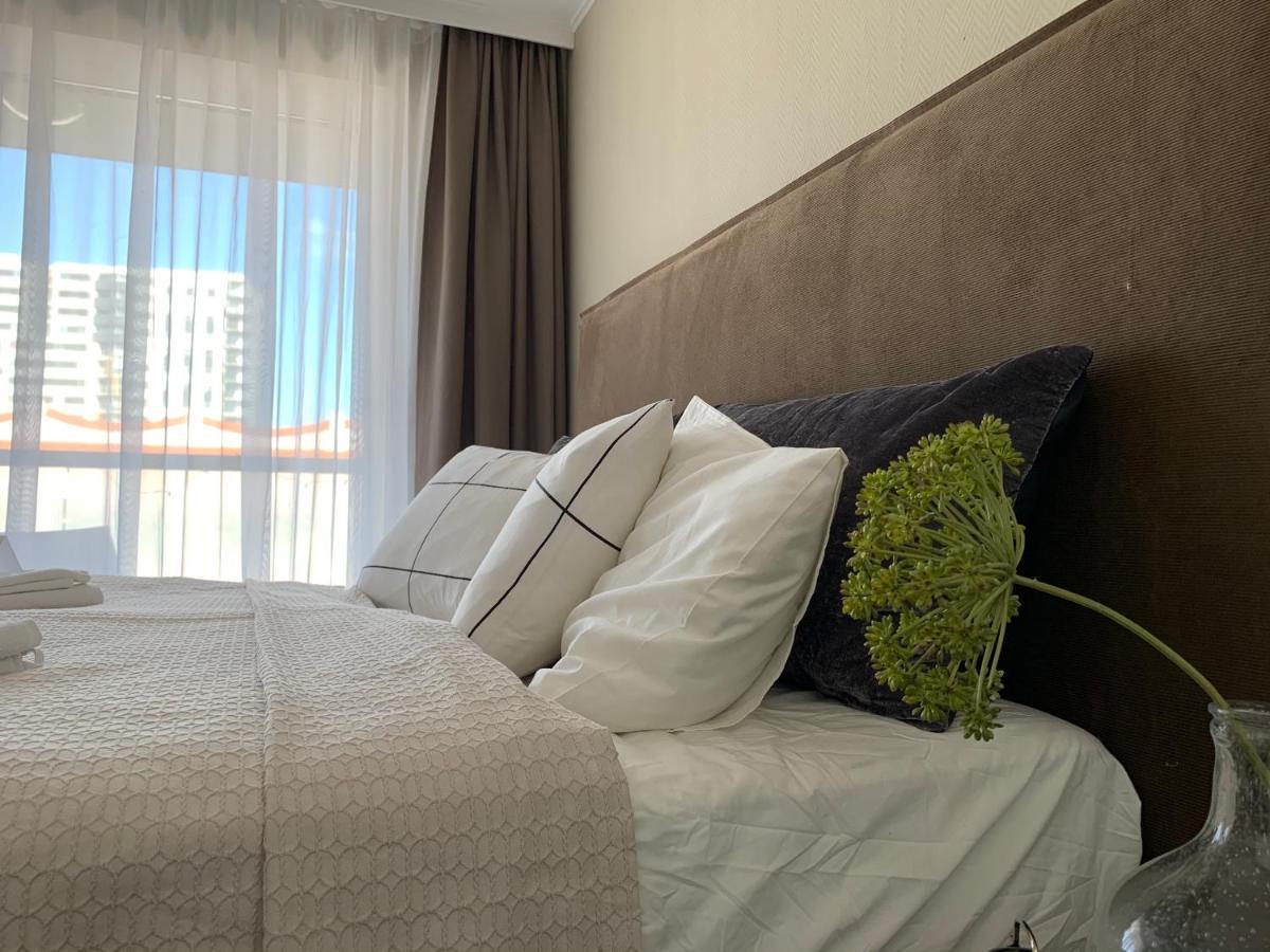 Central Point By Zoom Apartments Братислава Экстерьер фото