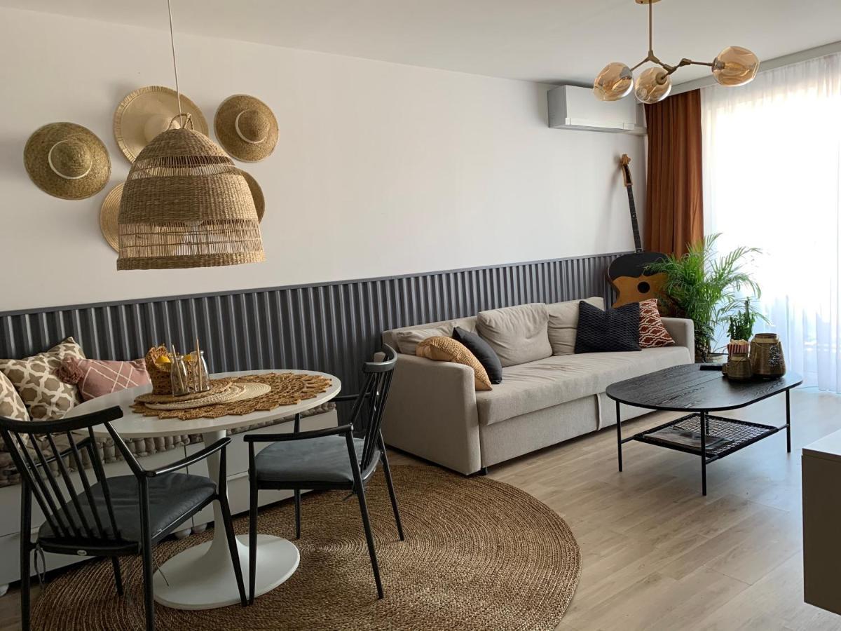 Central Point By Zoom Apartments Братислава Экстерьер фото